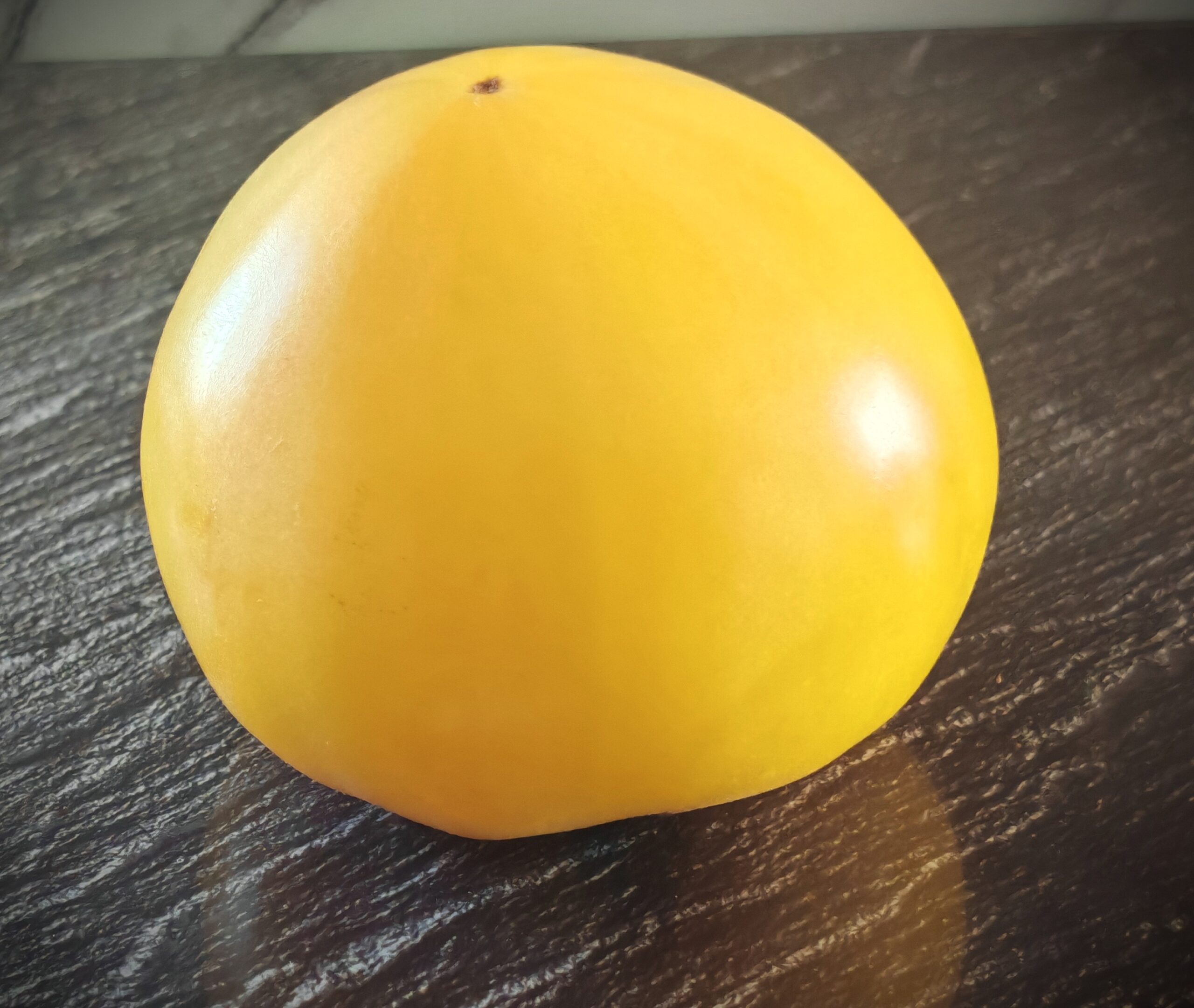 Pomidor White Tomesol